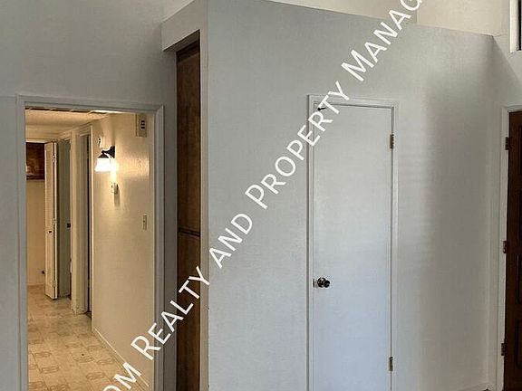 2nd image of 5901 Auburn Oaks Dr #B