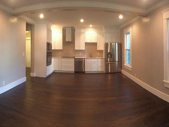 Open floor plan is great for entertaining
