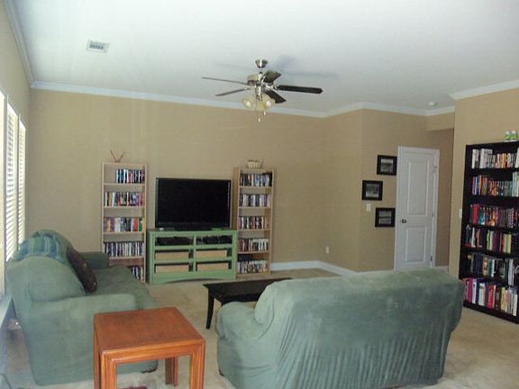 3rd image of 721 Kensey Park Ln
