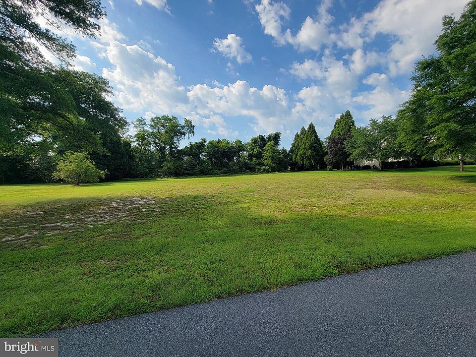2nd image of 109 Creekside Dr