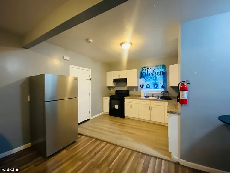 329 Myrtle Ave — Photo 10