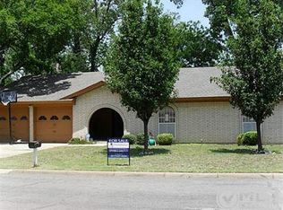 2609 Warren Ln, Fort Worth, TX 76112