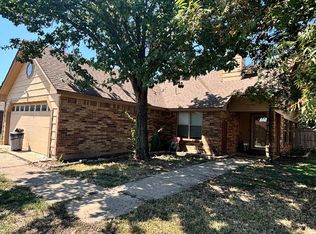 6302 Pilgrim Ln, Arlington, TX 76002