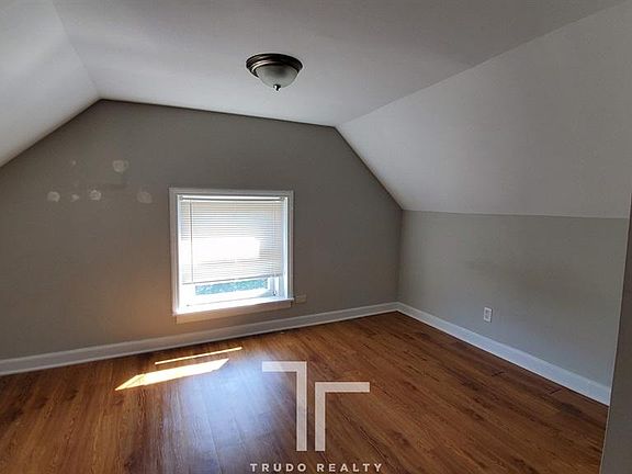 4th image of 1246-3 N Bosworth Ave #3F
