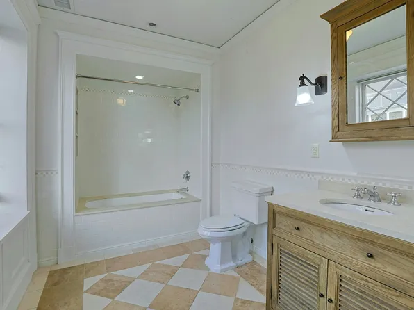 5000 Grosvenor Avenue image 27 of 42