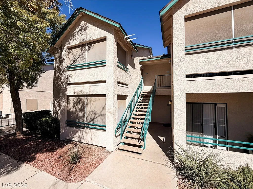 1 bed, 1.0 bath, 494 sqft, $1,130 — Photo 1