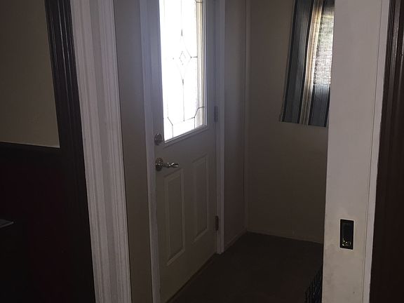 3rd image of 304 S Willow St