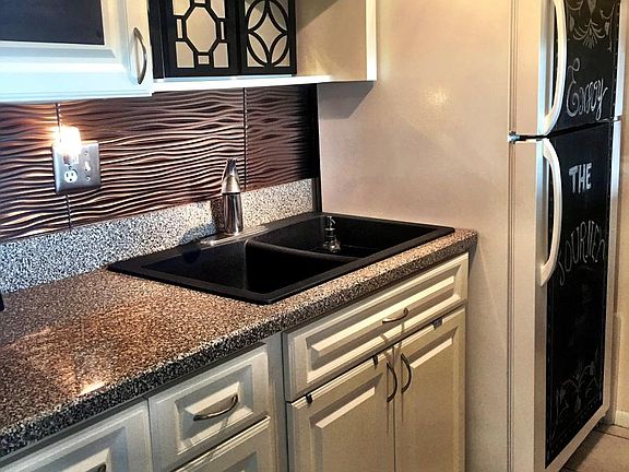 5th image of 7425 Bay Island Dr S #Studio