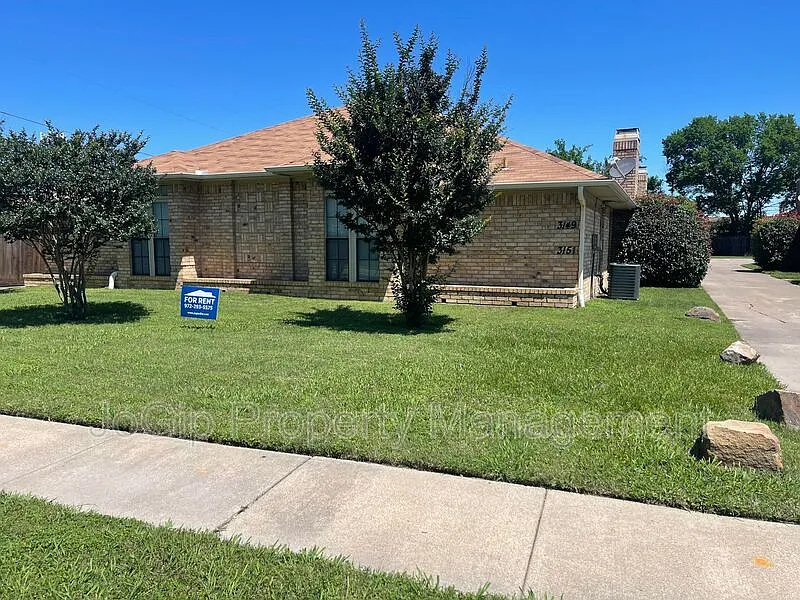 2 bed, 2.0 bath, 951 sqft, $1,350 — Photo 1