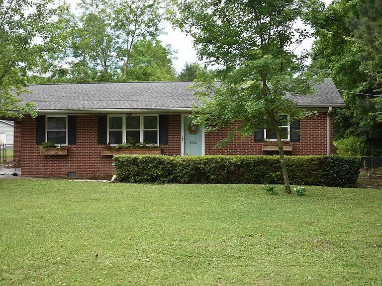 4526 Greenway Ave — Photo 1
