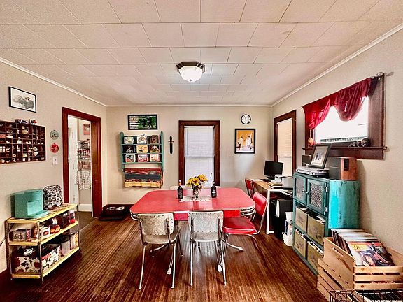 5th image of 482 Alden Ave