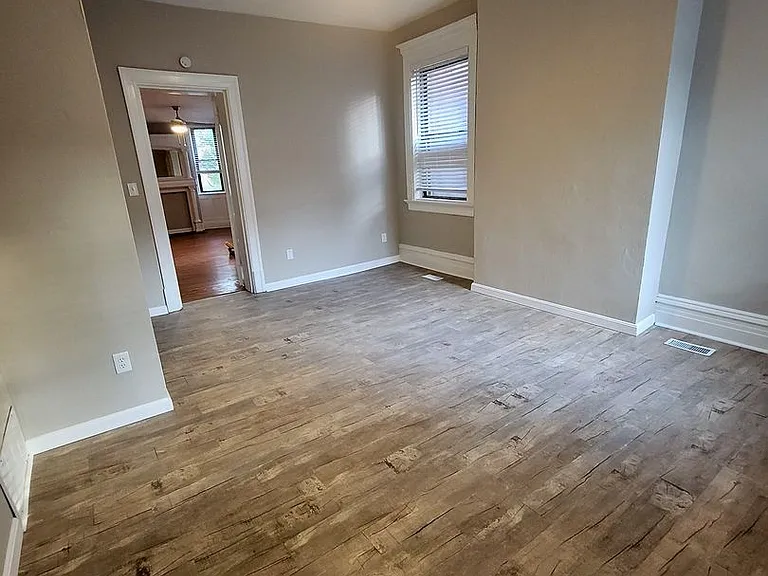 339 S Fairmount St — Photo 8