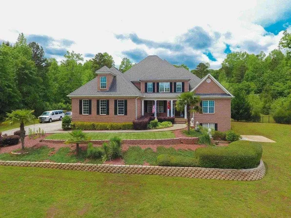 930 Antrim Glen Dr, Hoschton, GA 30548