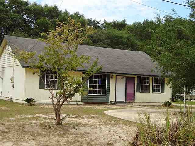 1st image of 824 Burntleaf Ln