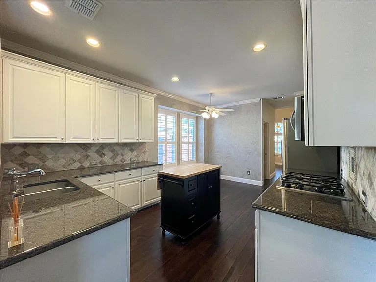 2709 Buck Hill Dr — Photo 8