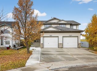 15726 141st St NW, Edmonton, AB T6V 1T4