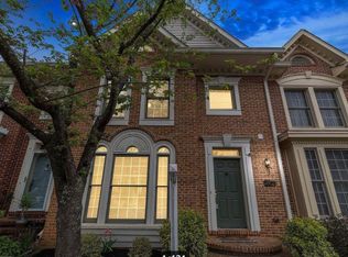 3902 Kathryn Jean Ct, Fairfax, VA 22033