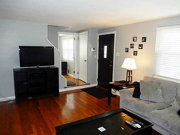 2nd image of 14 Forest Ave