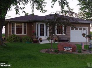 410 S 1st Ave, Danville, IA 52623