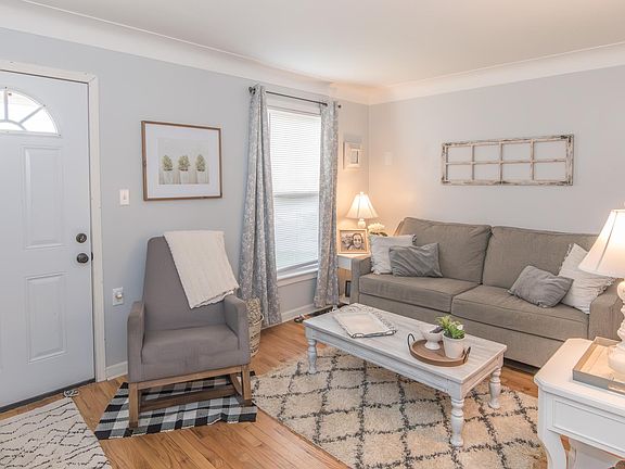 4th image of 710 Oxford Ct #710