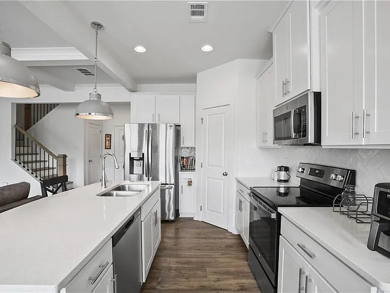 7637 Avalon Blvd — Photo 5
