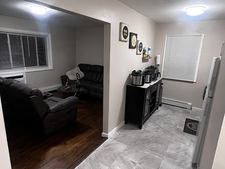 16 Gwynne Ln — Photo 1