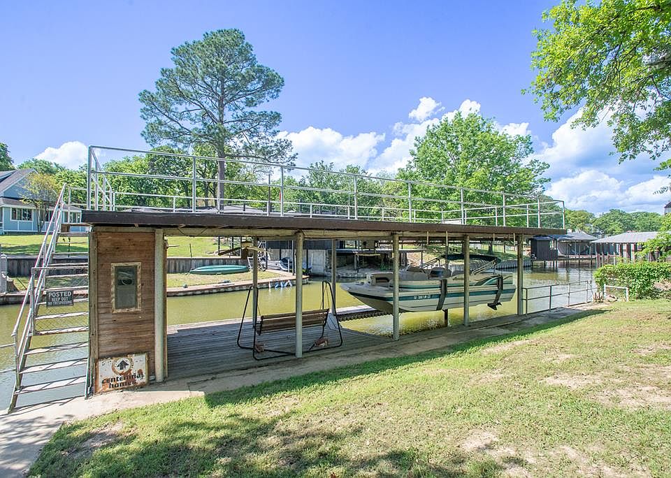 1st image of 111 Island Park Dr