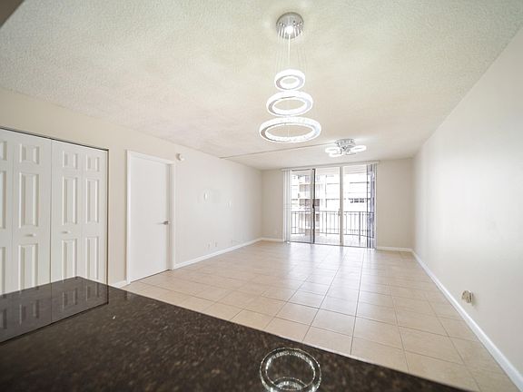3rd image of 16710 NE 9th Ave APT 505