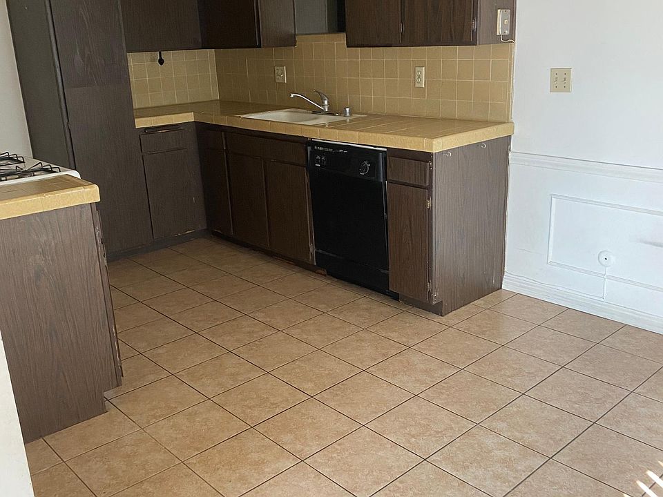 1st image of 328 N Kenwood St #4