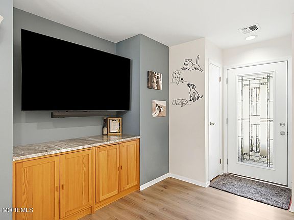 5th image of 202 Danbury Drive