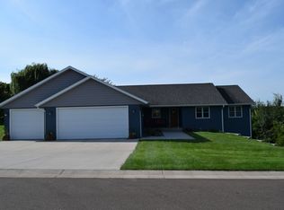 26305 W 3rd Ave, Eleva, WI 54738