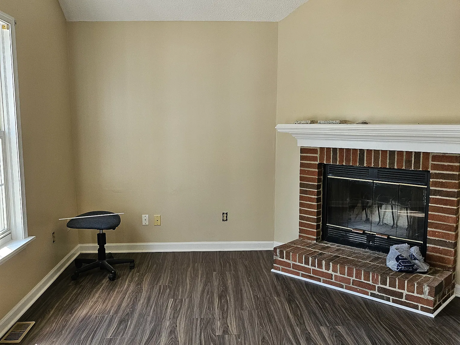 3 bed, 1107 sqft, $1,600 — Photo 4