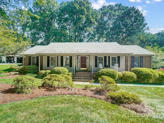 2nd image of 7017 Cool Springs Ln