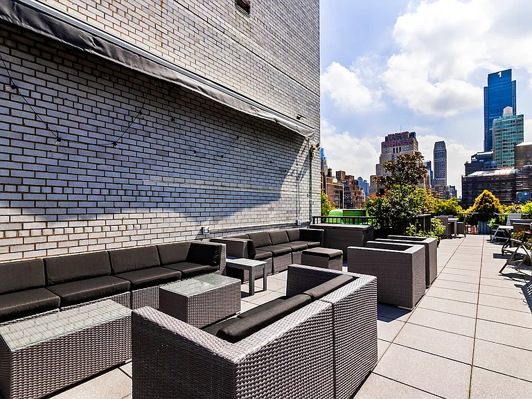 430 W 34th St #12J — Photo 7