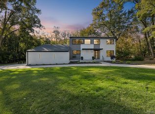 3668 Bayou Dr, West Bloomfield, MI 48323