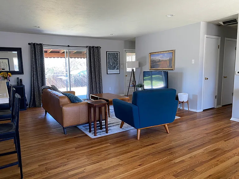 375 Empire St — Photo 4
