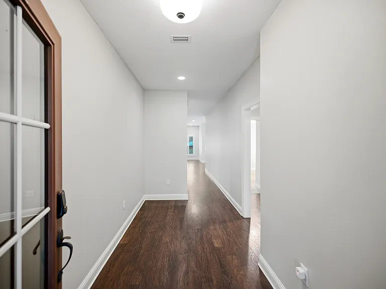 1874 Edge Ave — Photo 4
