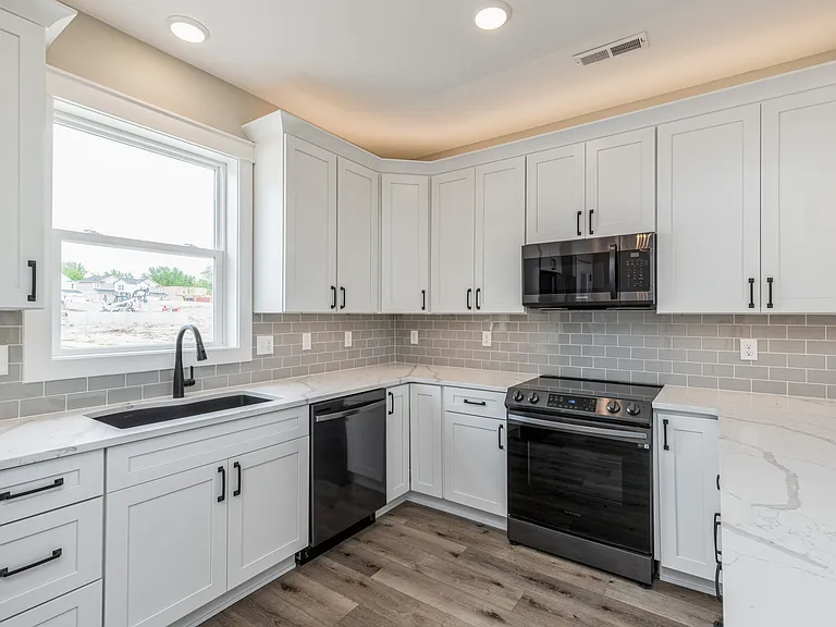 909 Ledgestone Ct — Photo 12