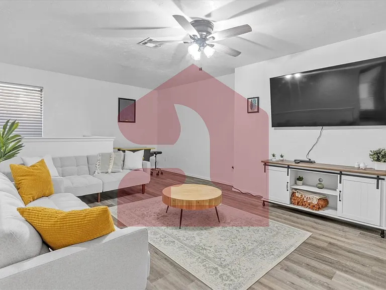 4045 Thunderbird Dr — Photo 9