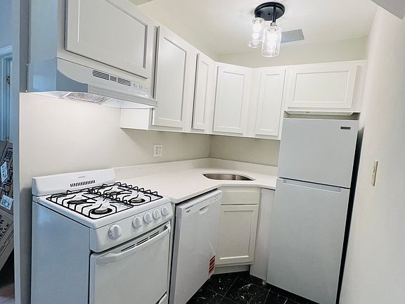 2nd image of 42 Hemenway St #28