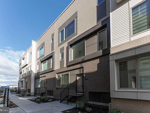 3rd image of 2126 Kensington Ave Lot 32