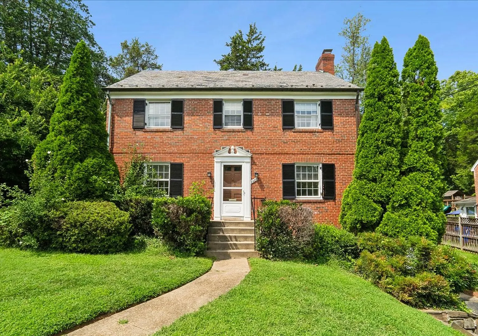 Spacious 4-Bedroom Bethesda Home with Garage, Huge Backyard & Covered Porch! — Photo 2
