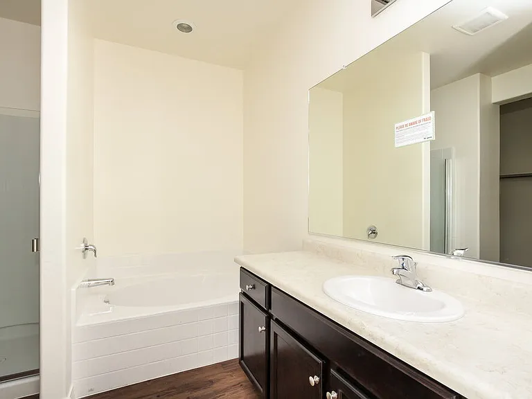 4116 S 81st Dr — Photo 8