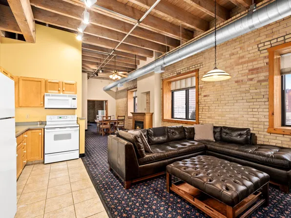 325 S Lake Ave, Duluth, MN 55802