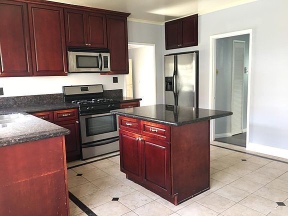 4th image of 4021 E Theresa St