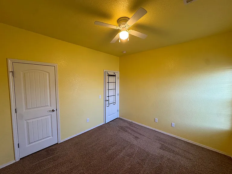 6505 S 50th St — Photo 11