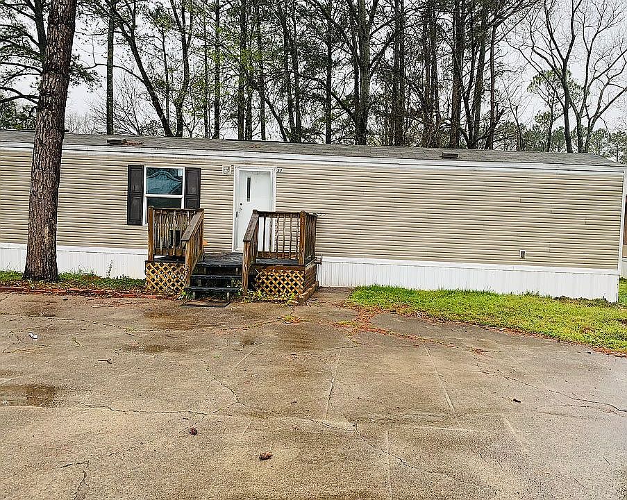 Driveway/entryway 