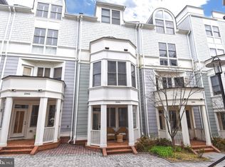 2084 N Oakland St, Arlington, VA 22207