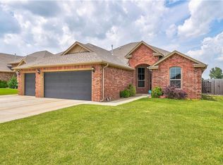 2564 Kadlan Dr, El Reno, OK 73036