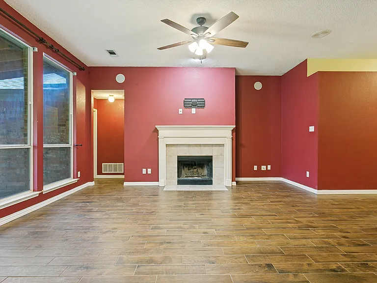 3004 Norwich Ln — Photo 4